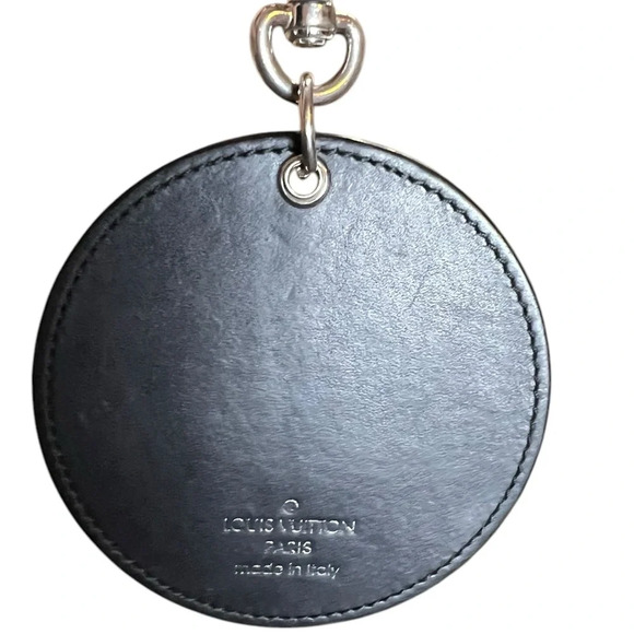 ❌SOLD❌
Louis Vuitton Epi Flowers Bag Charm or Key Holder - Picture 3 of 4